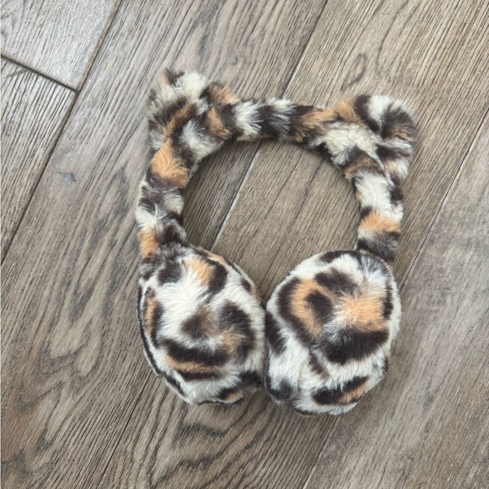 Leopard Print Faux Fur Earmuffs - Picture 3 of 3